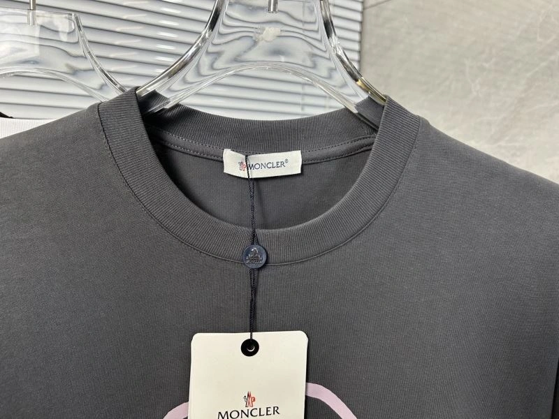 TechFriendly Moncler T-Shirts 142834