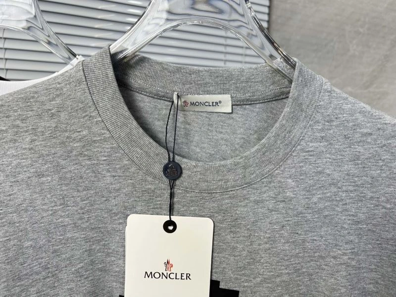 Modern Moncler T-Shirts 142815