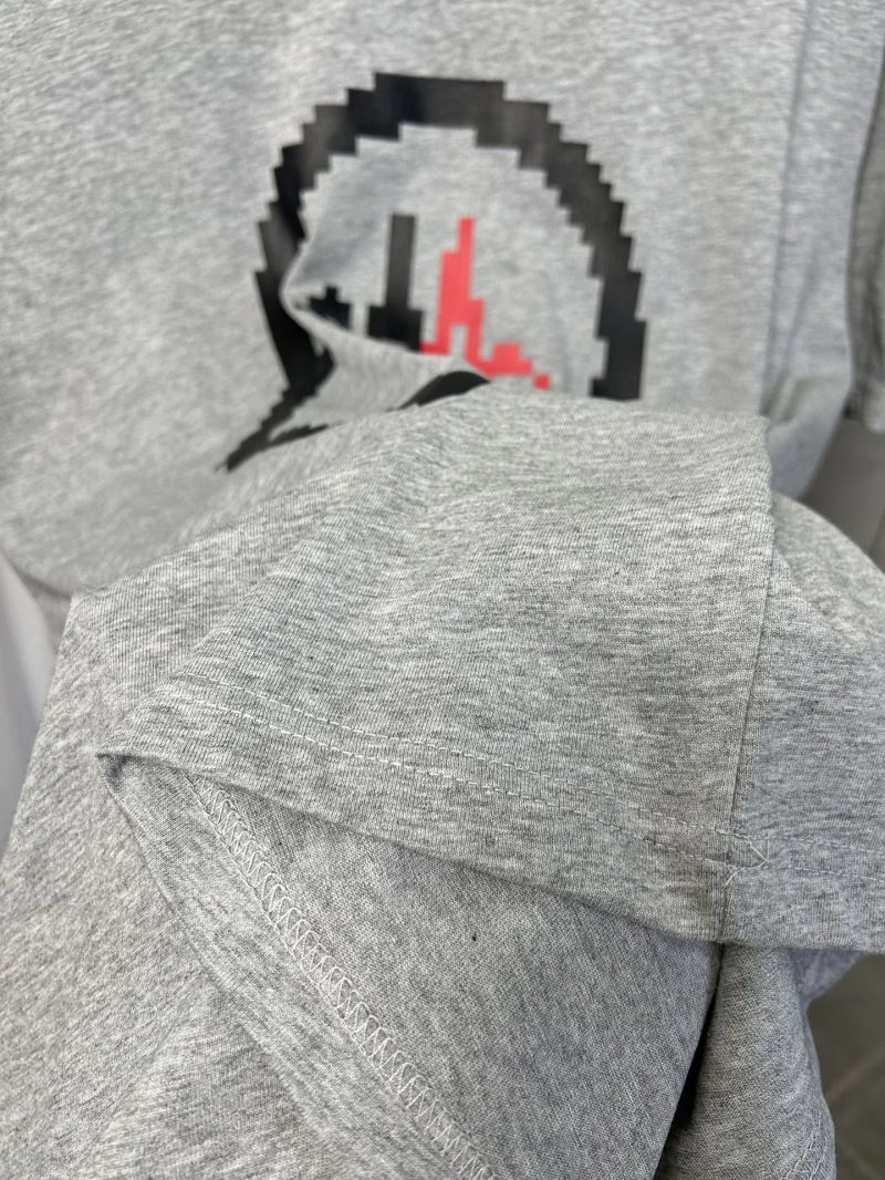 Modern Moncler T-Shirts 142815