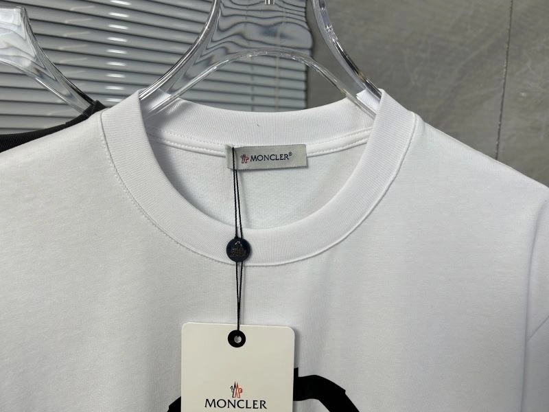Moncler T-Shirts TravelReady 142816