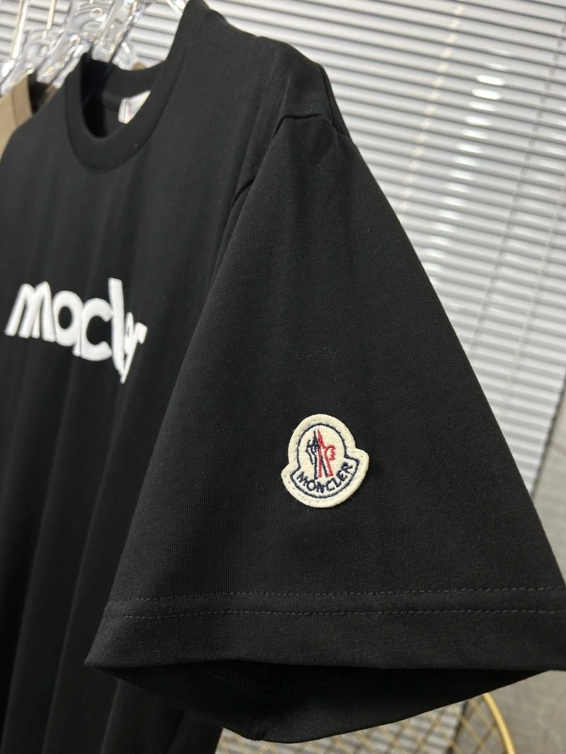 Stylish Moncler T-Shirts 142841
