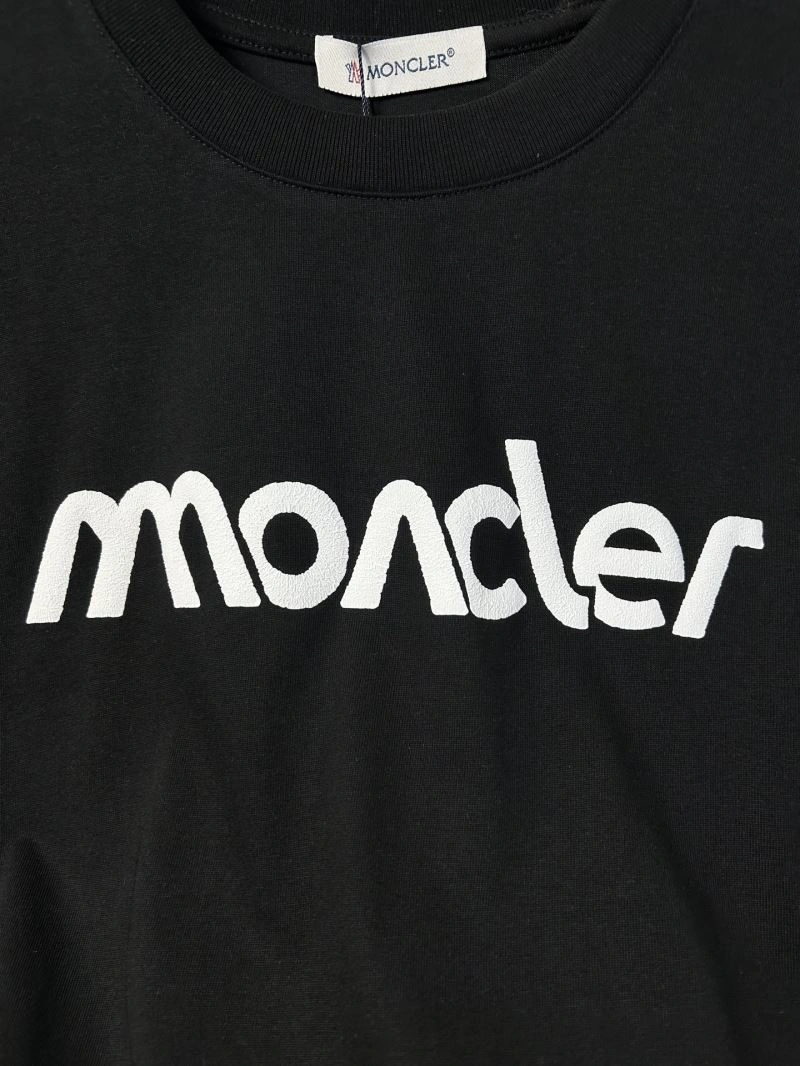 Stylish Moncler T-Shirts 142841