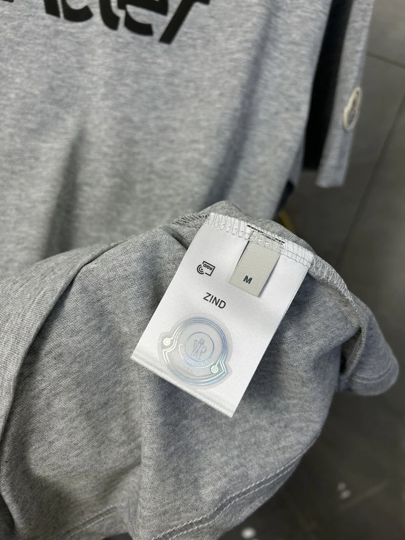 Sporty Moncler T-Shirts 142842