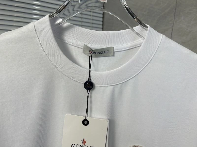 Compact Moncler T-Shirts 142817
