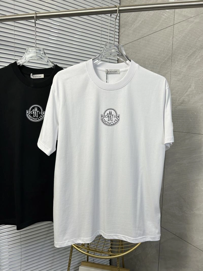 Moncler T-Shirts Neat 142821