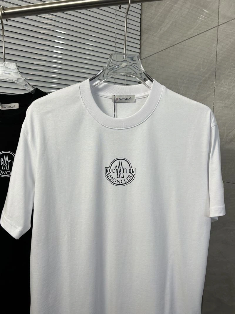 Moncler T-Shirts Neat 142821