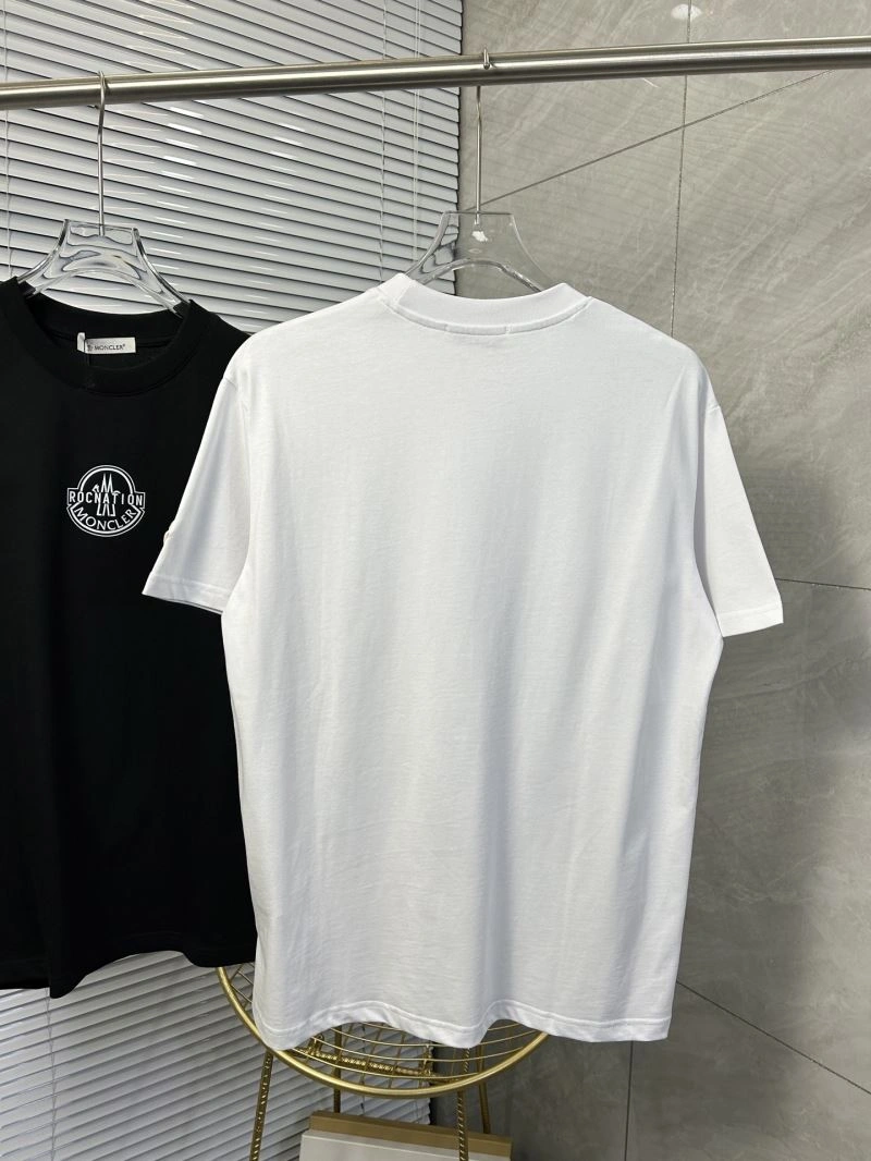 Moncler T-Shirts Neat 142821
