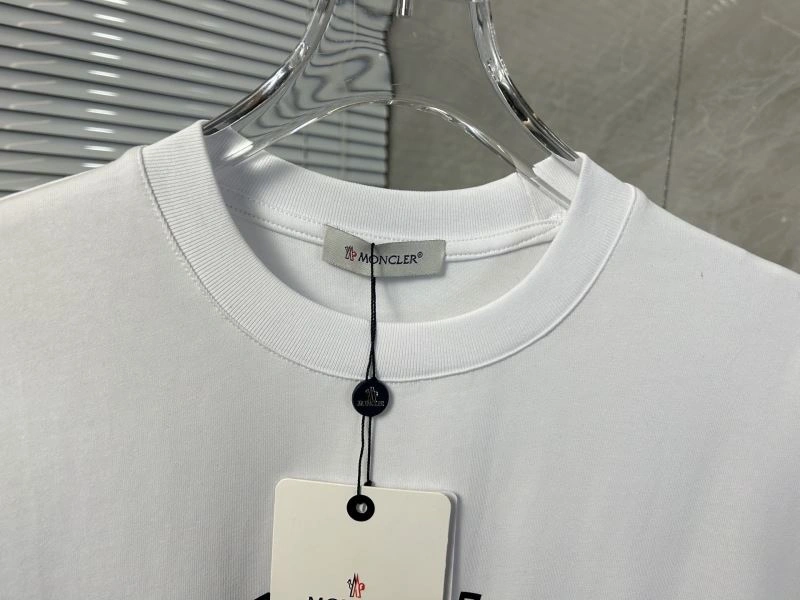 Moncler T-Shirts Timeless 142818