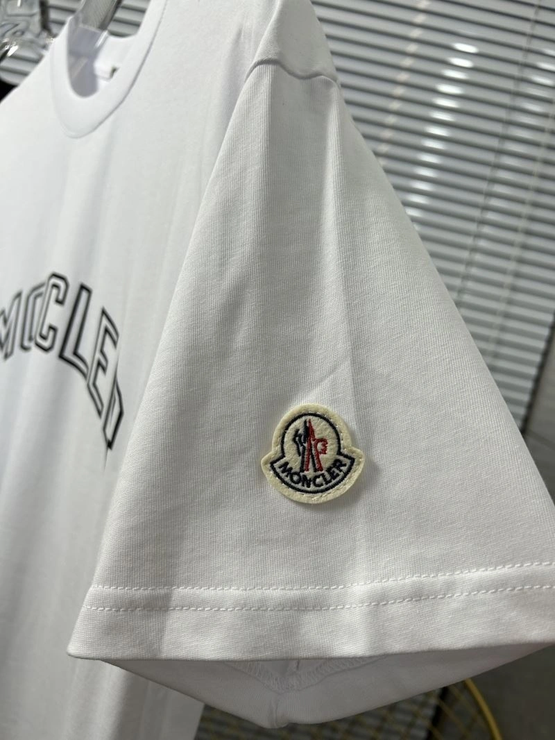 Moncler T-Shirts Timeless 142818