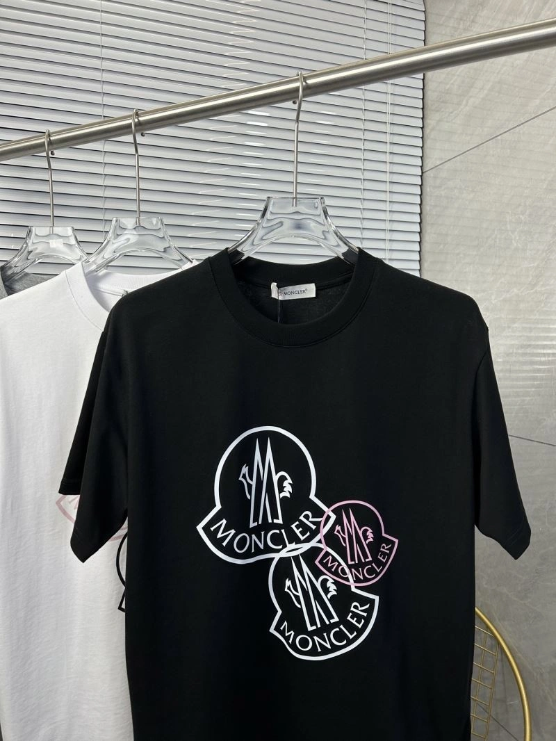 Moncler T-Shirts Elegant 142809