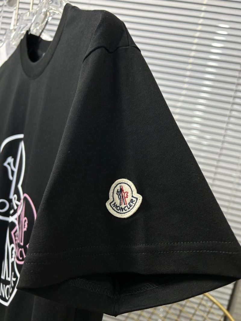Moncler T-Shirts Elegant 142809