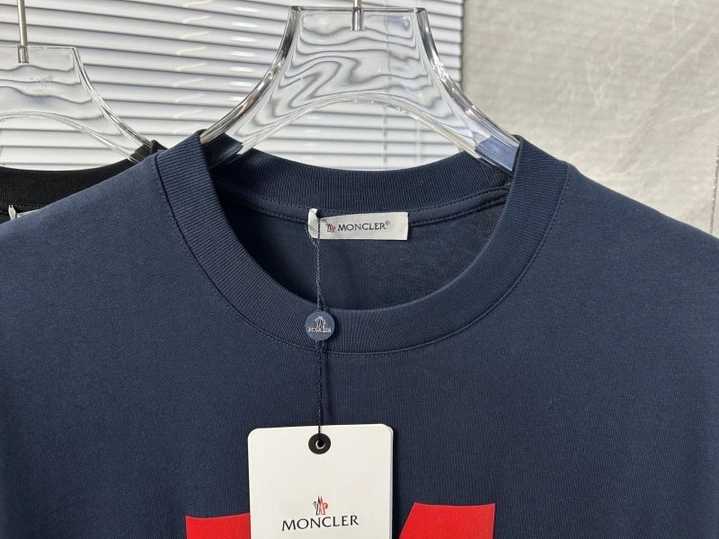 Moncler T-Shirts ComfortFit 142805