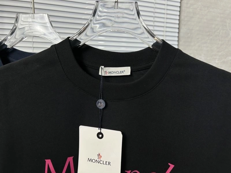 Moncler T-Shirts FashionForward 142803