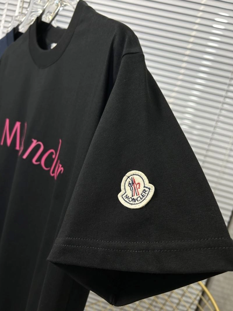 Moncler T-Shirts FashionForward 142803