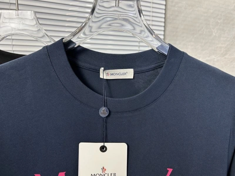 Cozy Moncler T-Shirts 142801