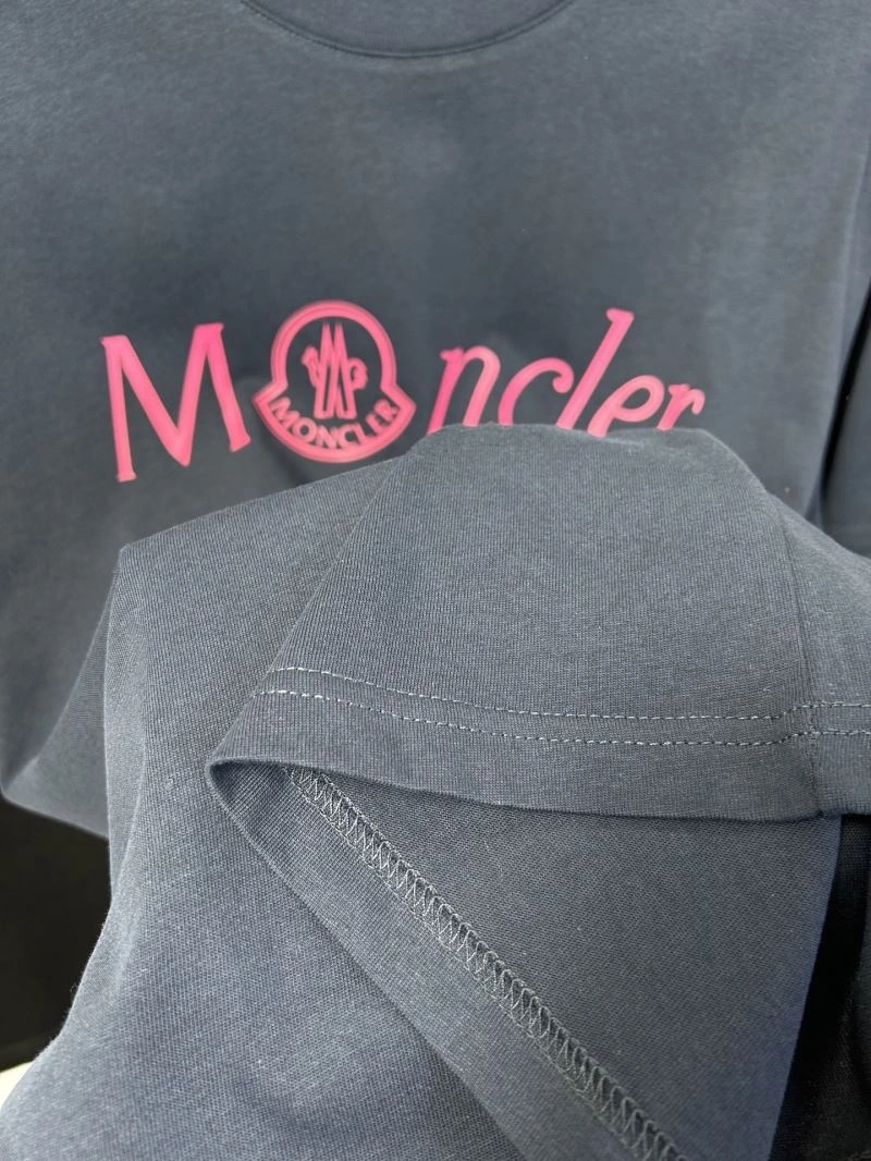 Cozy Moncler T-Shirts 142801
