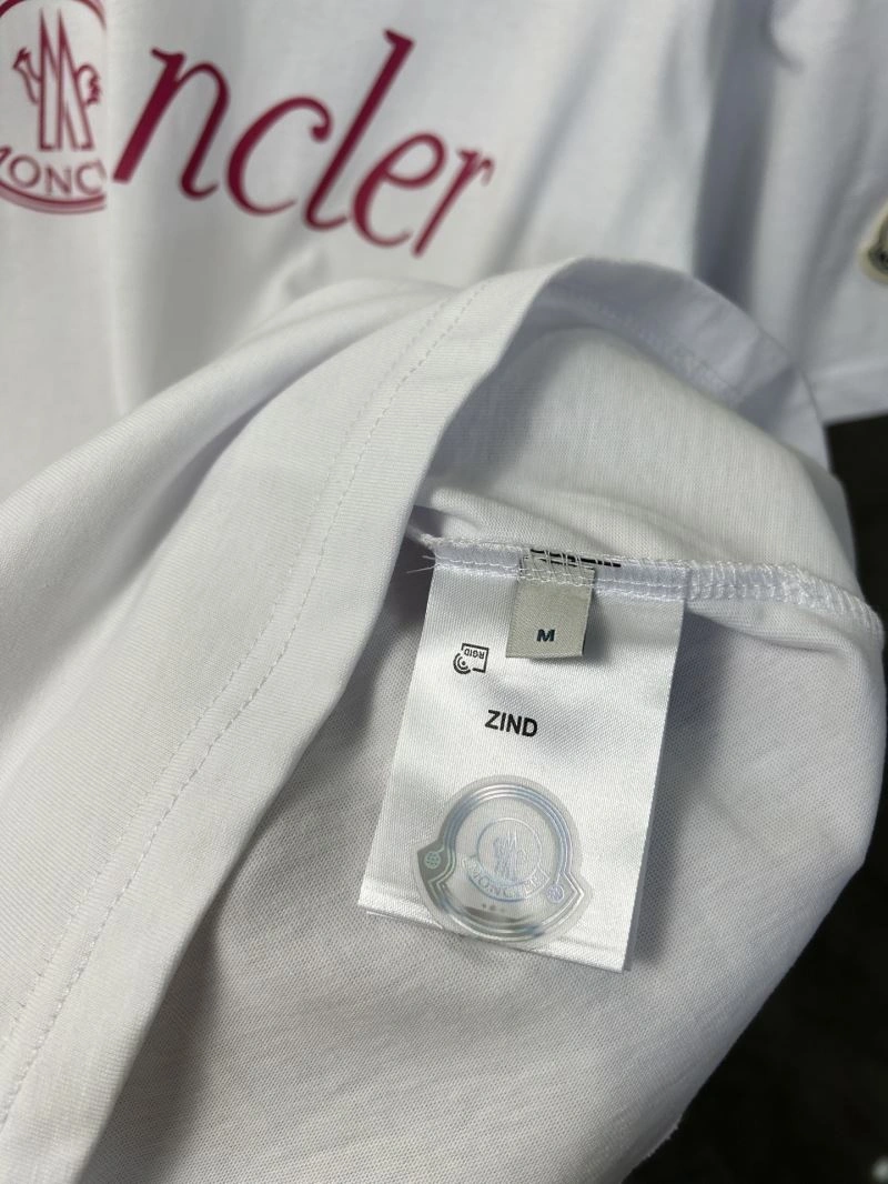 FlexibleFit Moncler T-Shirts 142800