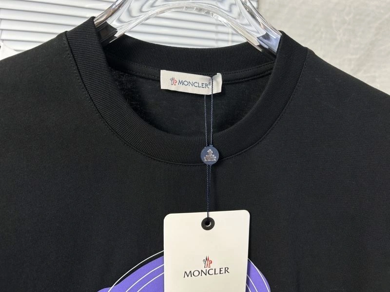 Minimalist Moncler T-Shirts 142782
