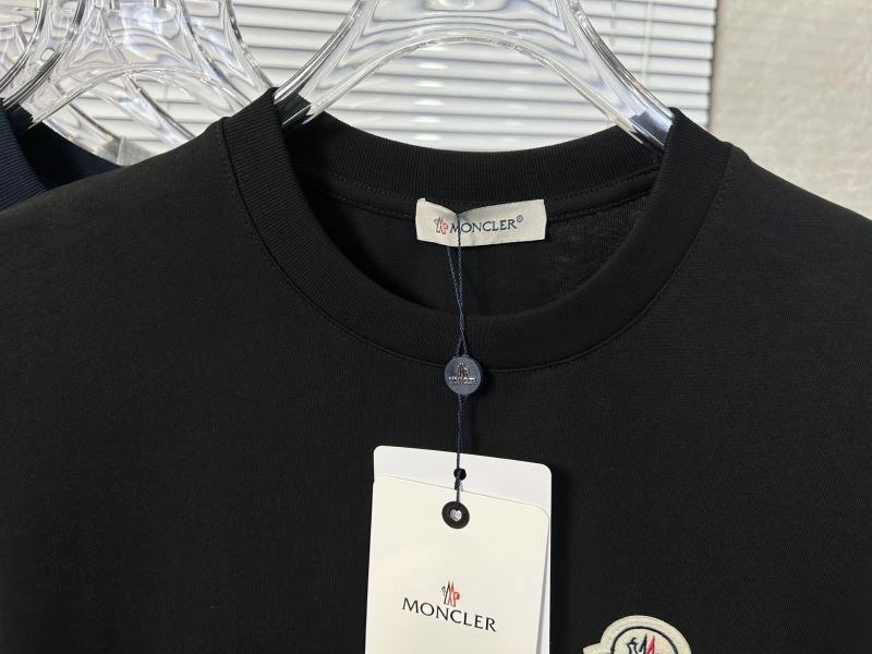 Moncler T-Shirts SunProtective 142802