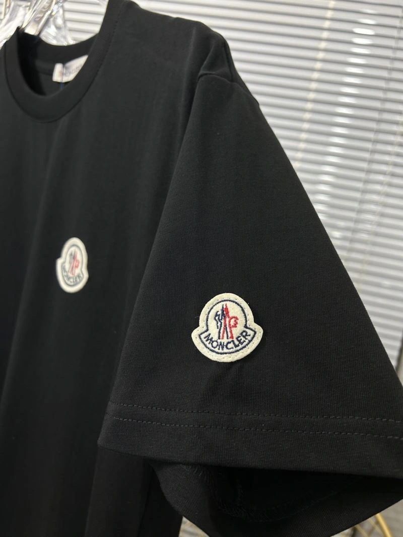 Moncler T-Shirts SunProtective 142802