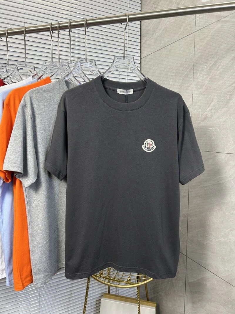 Effortless Moncler T-Shirts 142778
