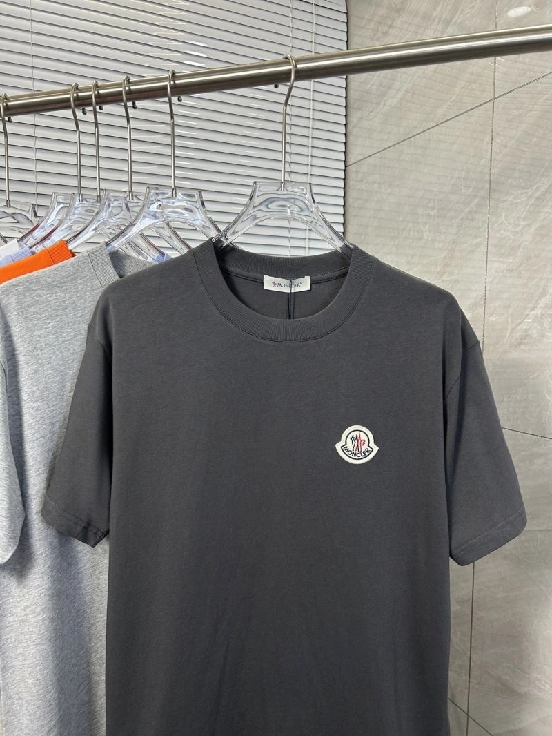 Effortless Moncler T-Shirts 142778