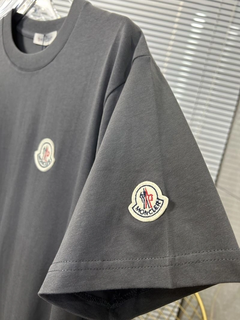 Effortless Moncler T-Shirts 142778