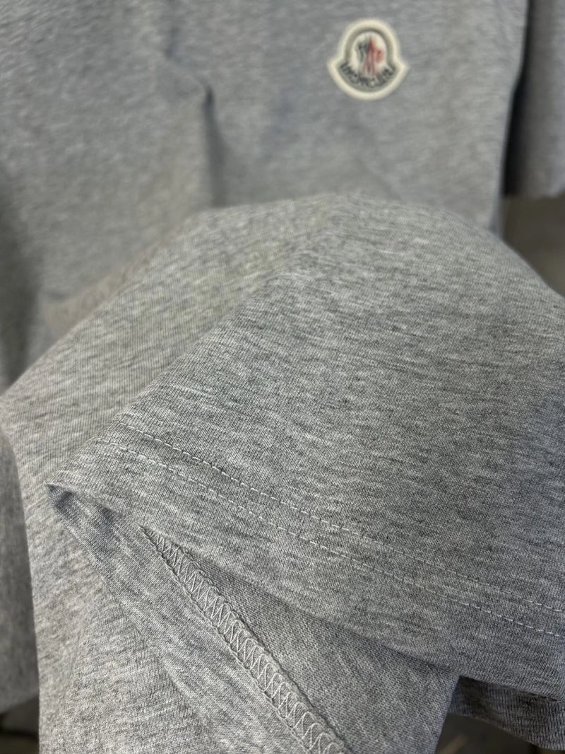 ComfortFit Moncler T-Shirts 142780