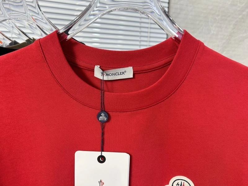 WellDesigned Moncler T-Shirts 142774