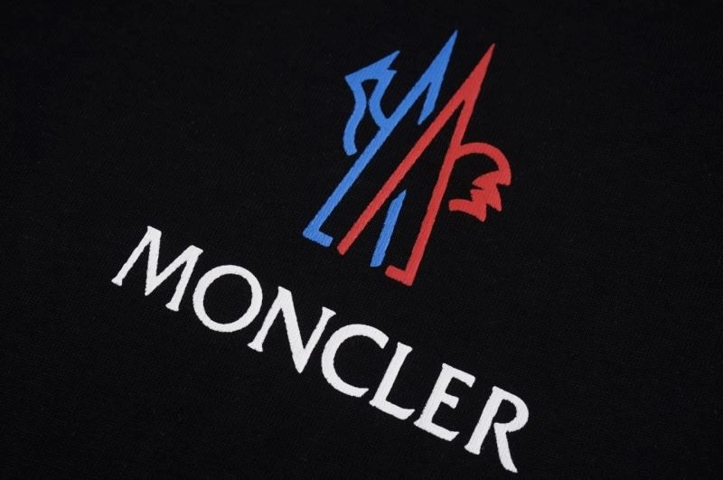 Lightweight Moncler T-Shirts 143715