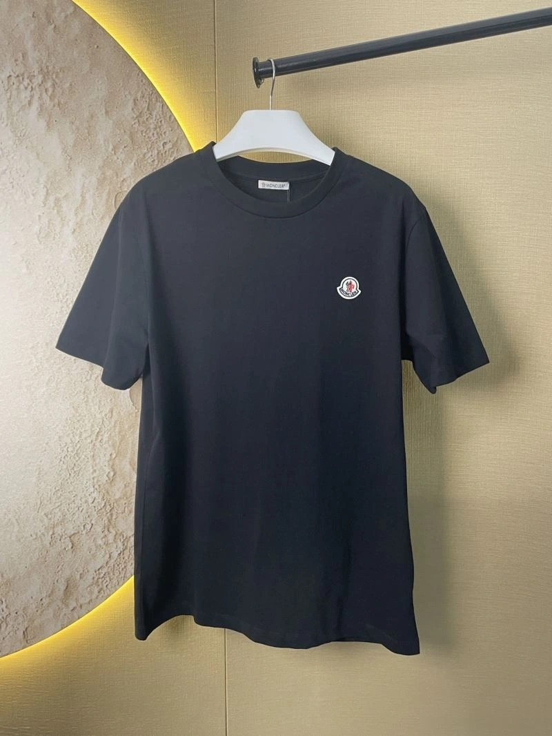 Moncler T-Shirts Vibrant 142745