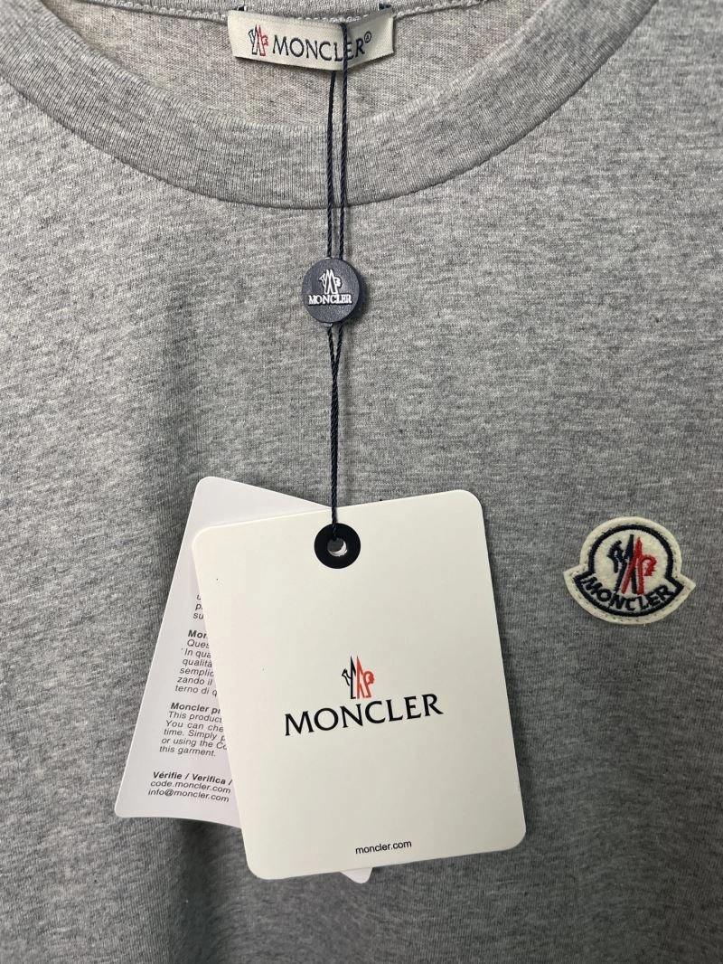Classic Moncler T-Shirts 142739