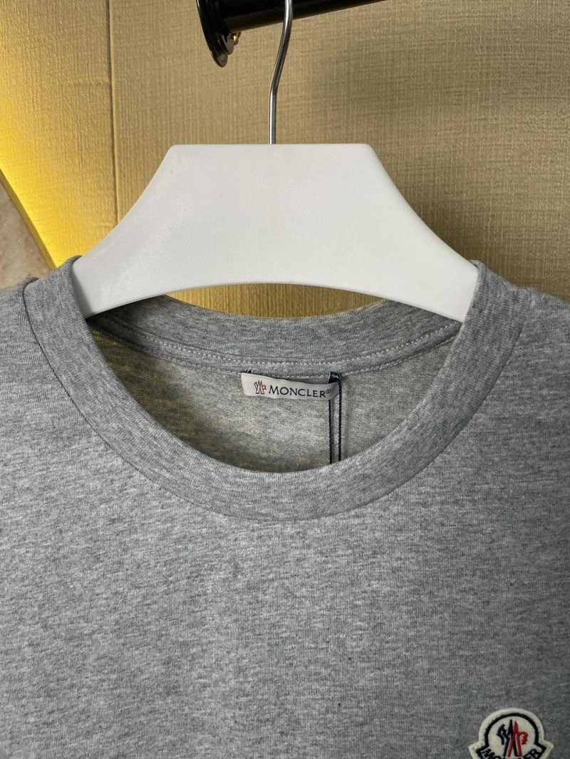 Classic Moncler T-Shirts 142739