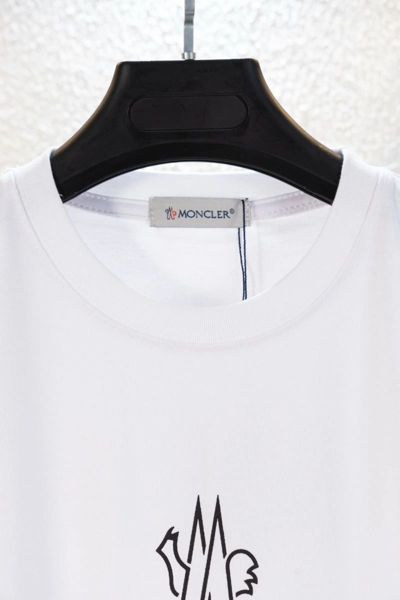Moncler T-Shirts Refined 142737