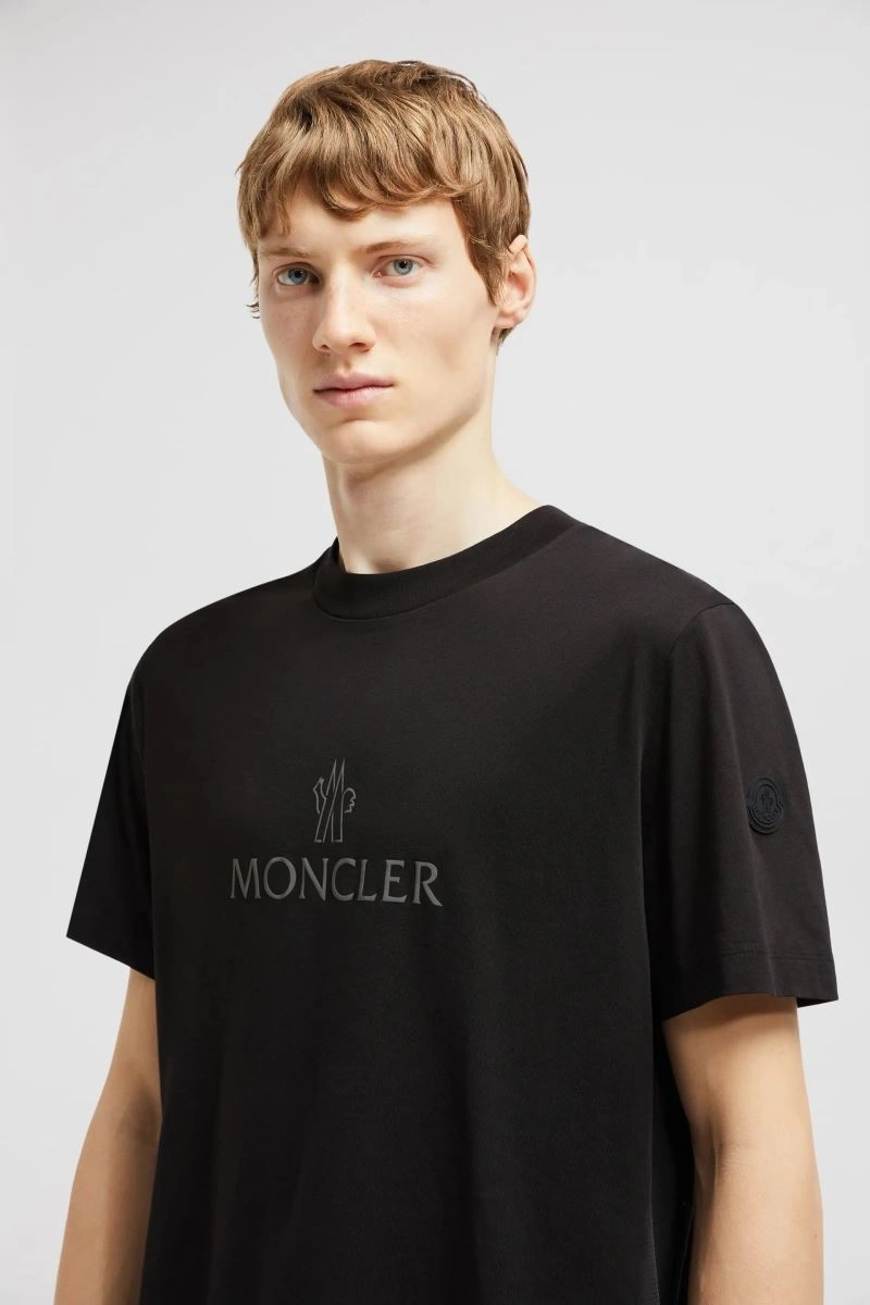 Moncler T-Shirts Refined 142737
