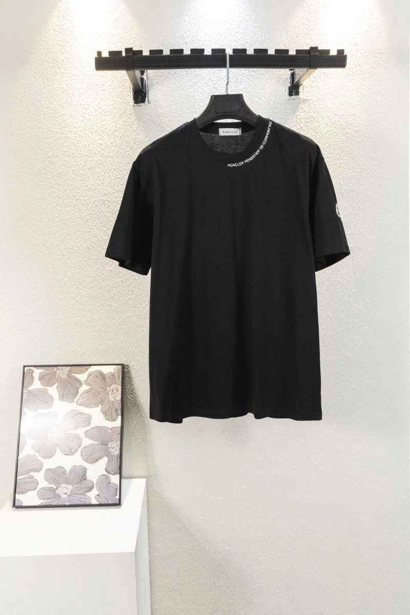 Moncler T-Shirts Unisex 142728