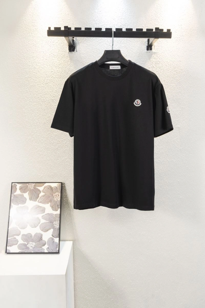 Upgraded Moncler T-Shirts 142738