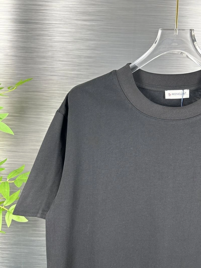 Upgraded Moncler T-Shirts 142686