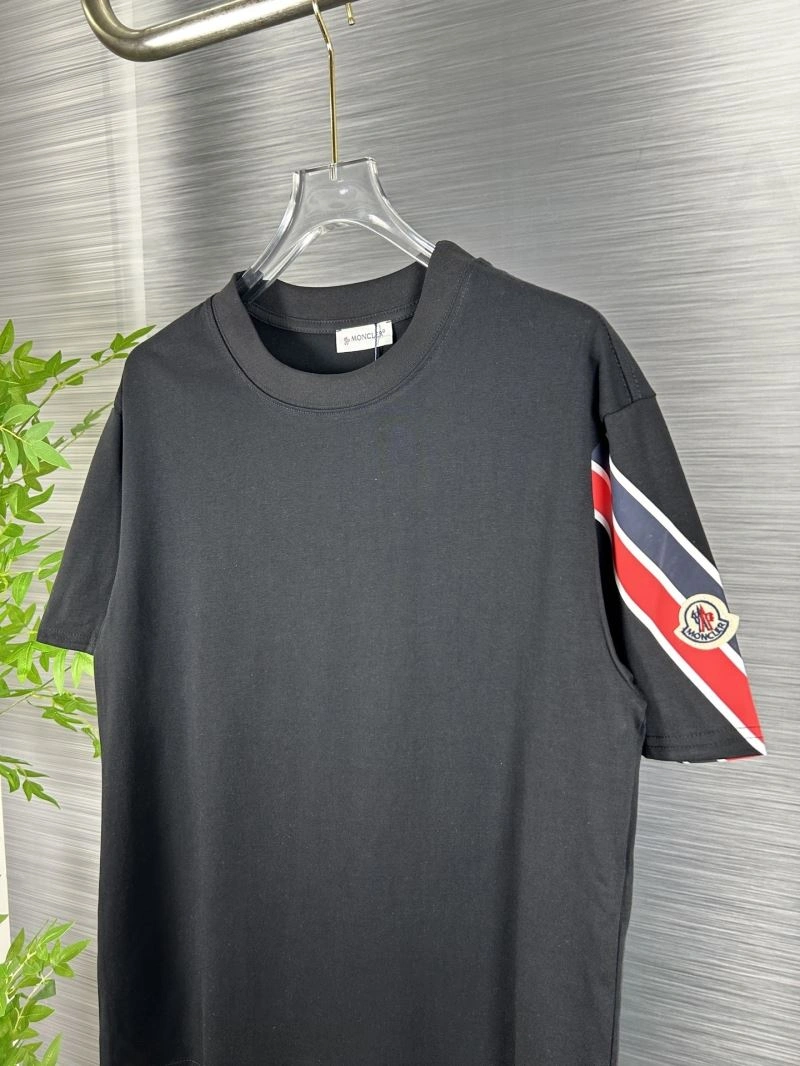 Upgraded Moncler T-Shirts 142686