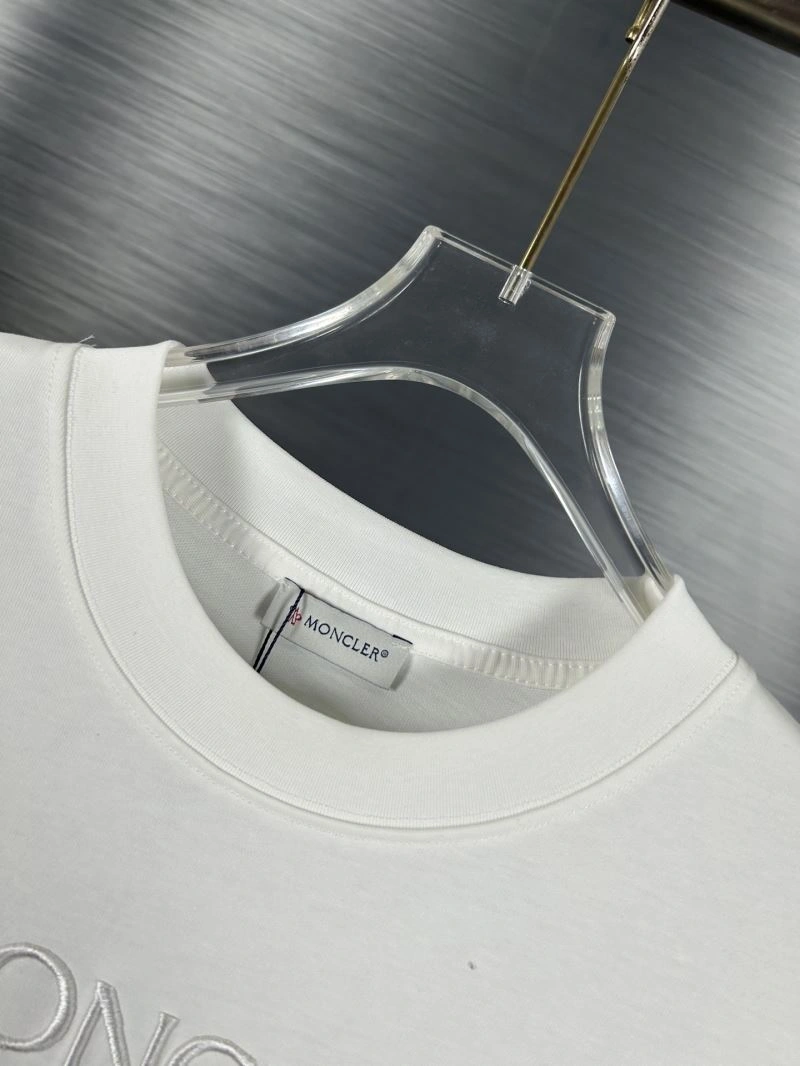 Sporty Moncler T-Shirts 142672