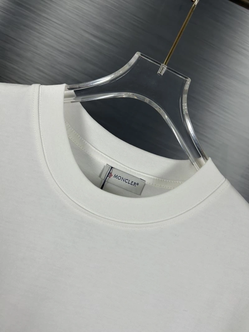 Moncler T-Shirts Flexible 142674
