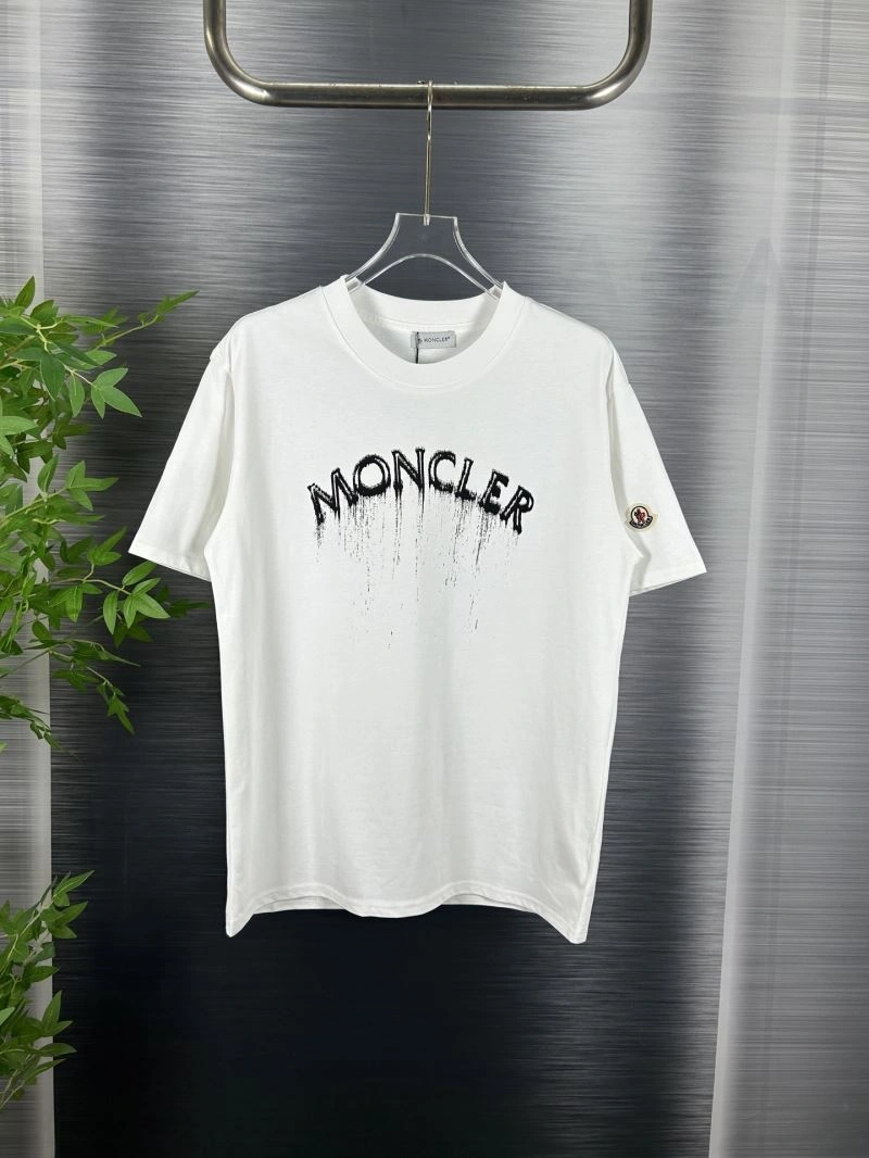 Moncler T-Shirts Snug 142671