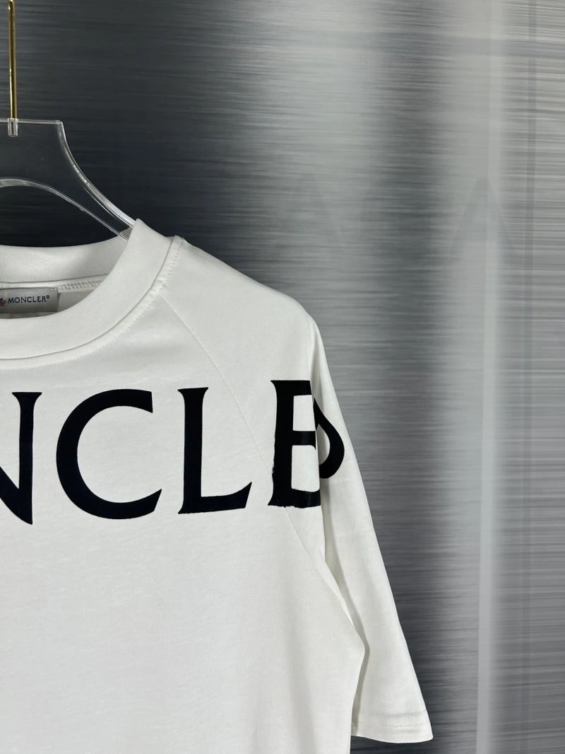 Lightweight Moncler T-Shirts 142654