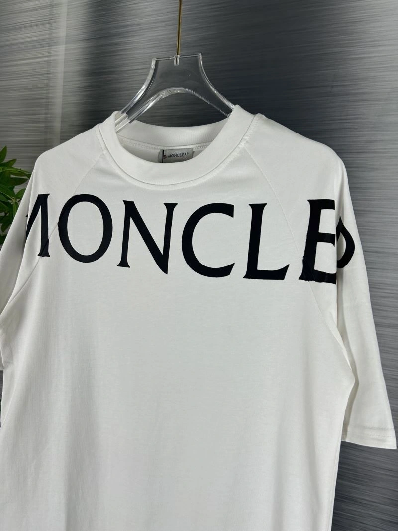 Lightweight Moncler T-Shirts 142654