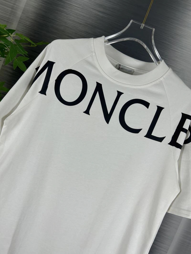Lightweight Moncler T-Shirts 142654