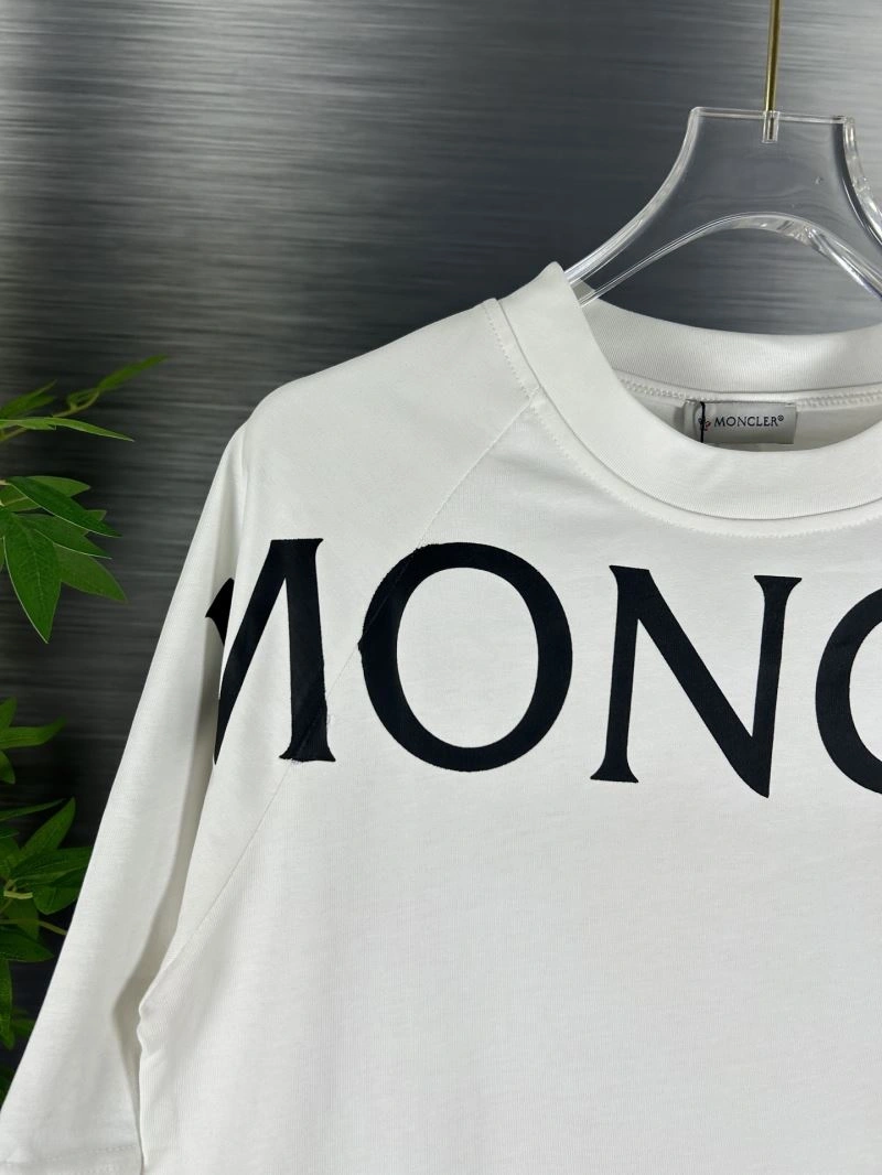 Lightweight Moncler T-Shirts 142654