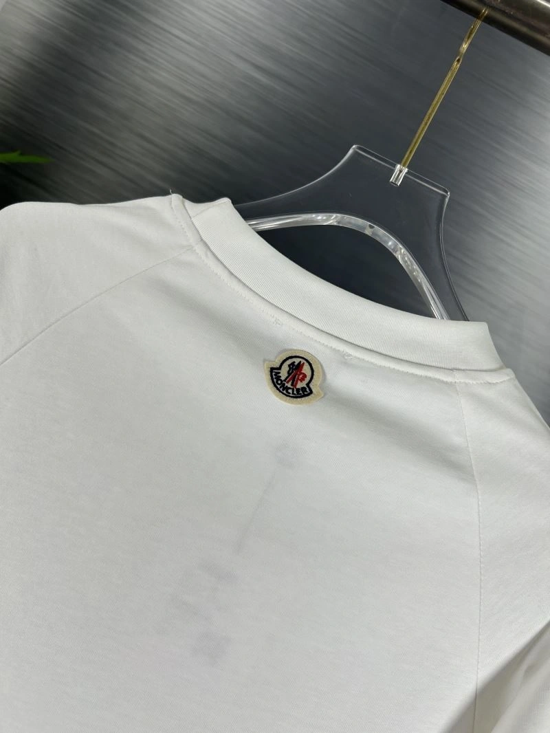 Lightweight Moncler T-Shirts 142654