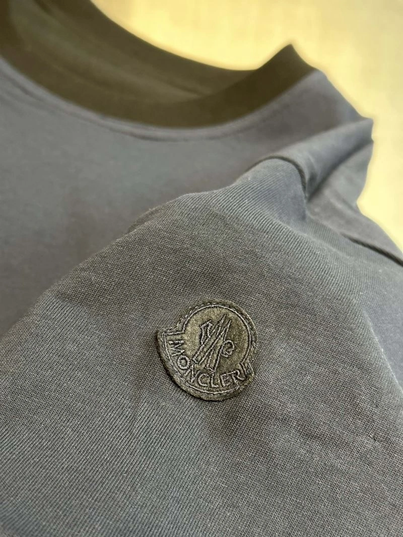 Moncler T-Shirts Premium 142650