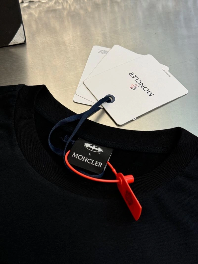 Premium Moncler T-Shirts 142653