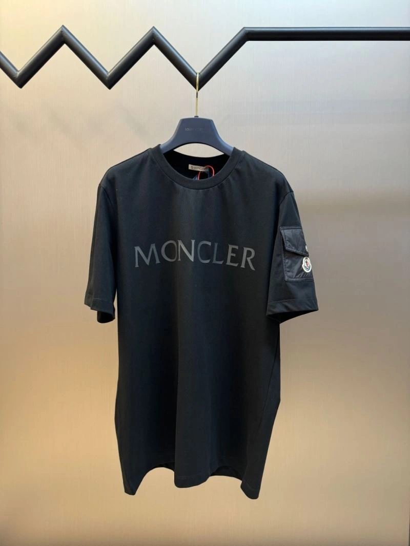 Moncler T-Shirts Neat 142645